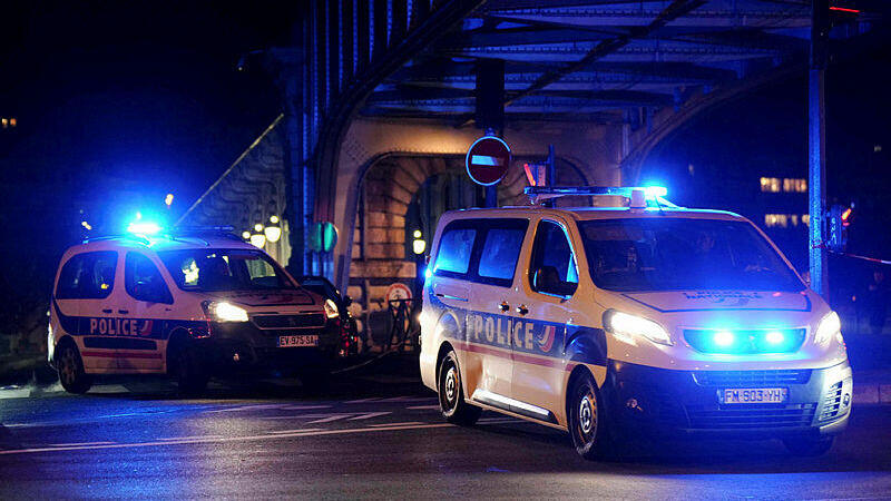  חשד לפיגוע בצרפת: אדם נרצח בדקירות במרכז פריז, הדוקר צעק "אללה אכבר"