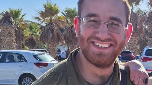 -סמל יקיר ידידיה שינקולבסקי (Yakir Yedidya Schenkolewski), בן 21, ממגדל עוז, לוחם שריון בגדוד 53, עוצבת ׳ברק׳  (188), נפל בקרב ברצועת עזה