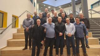 יואב גלנט נפגש עם ראשי הרשויות בקו העימות בצפון