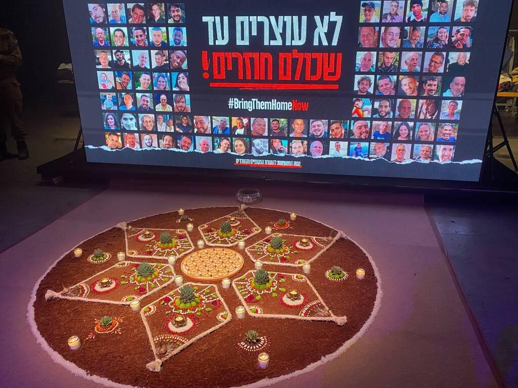 פריטי פסטיבל נובה נחשפים במיצג