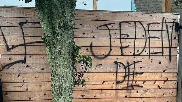 החשוד בריסוס כתובות גרפיטי אנטישמיות בלונג איילנד