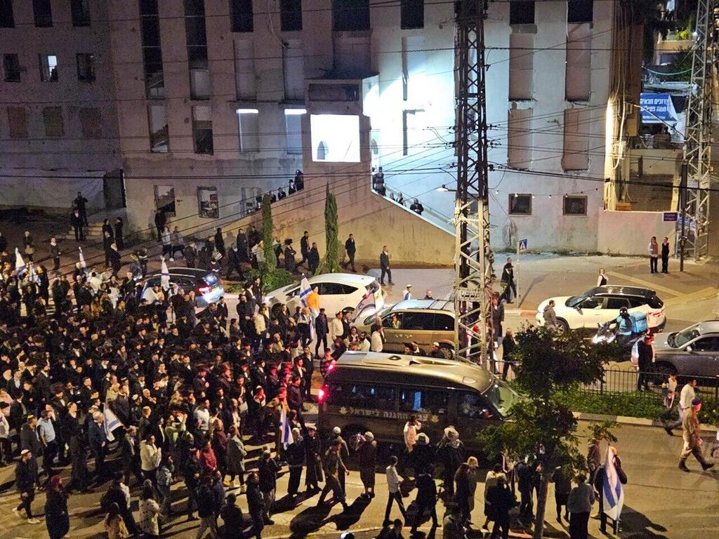 חולקים כבוד אחרון בלווייתו של סמ"ר יוסף חיים מאיר עדן ז"ל