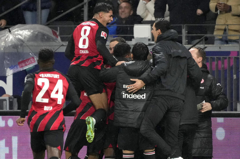 באיירן מינכן מושפלת על ידי אינטרכט פרנקפורט