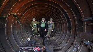יואב גלנט בסיור במנהרת הטרור שחשפו כוחות צה"ל סמוך למעבר ארז