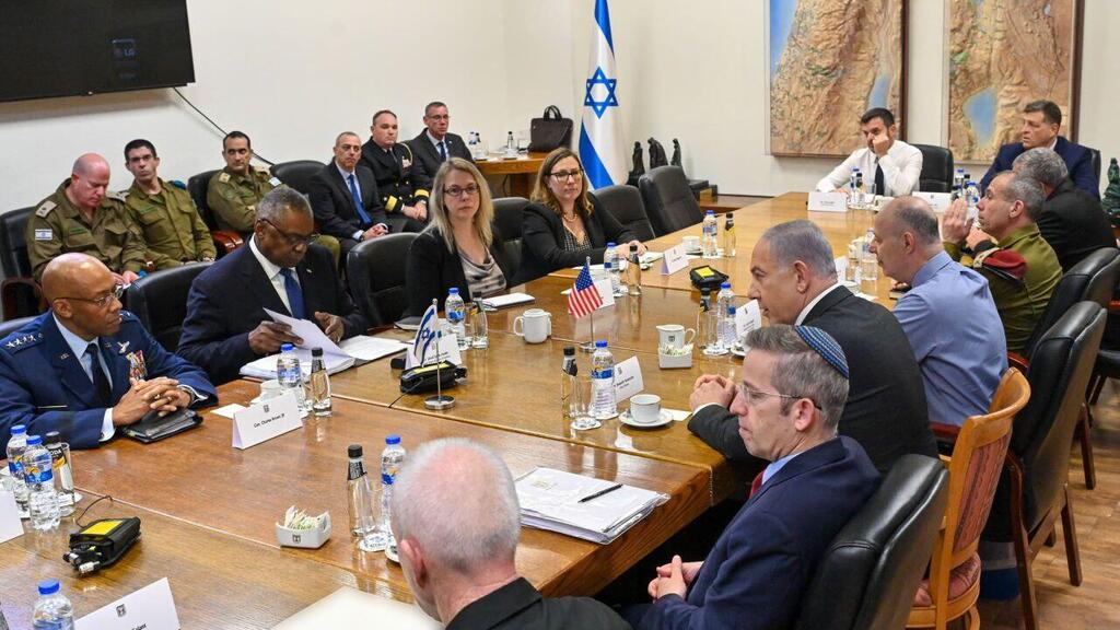 ראש הממשלה בנימין נתניהו נפגש עם מזכיר ההגנה של ארה״ב לויד אוסטין בקריה בתל אביב