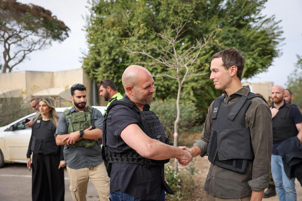 Kushner and Knesset Speaker Amir Ohana at a tour of Kfar Aza, a community devastated in the October 7 terrorist attack (Photo: Knesset) אמיר אוחנה בסיור בכפר עזה עם איוונקה טראמפ וג׳ראד קושנר