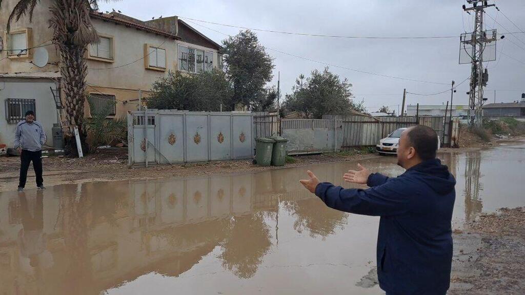 אבו ראמי מקלנסוה שלא יכול לצאת מביתו