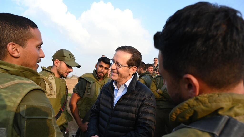 הנשיא הרצוג ביקרו גדודי מילואים בעוטף עזה 