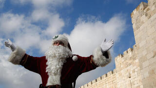 Иерусалимский Санта-Клаус Исса Анис Кассиссие 