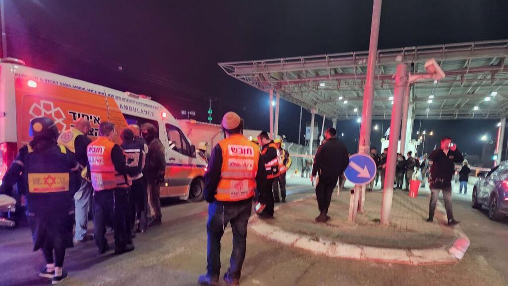 ⁨זירת הפיגוע במחסום מזמוריה סמוך לירושלים