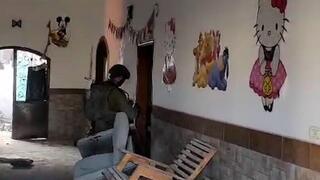 תיעוד: לוחמי צה"ל מצוות קרב בחטיבה 14 מאתרים תשתיות טרור בתוך גן הילדים ברצועת עזה