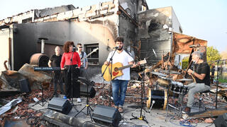 סיור לתקשורת בקיבוץ בארי מטעם מטה החטופים