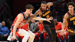 שחקן וושינגטון וויזארדס דני אבדיה מול שחקן אטלנטה הוקס דג'ונטה מארי