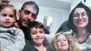 סמדר ורועי עידן ז"ל עם הילדים מיכאל, עמליה ואביגיל