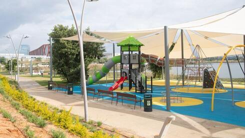 Новый парк для детей и всей семьи возле озера Суперленд 