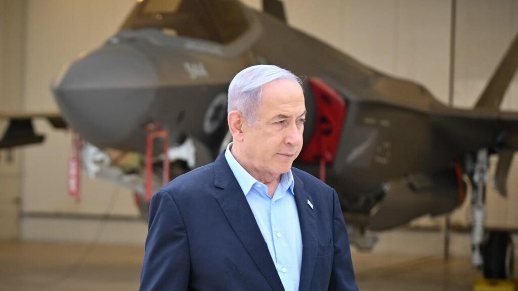 ראש הממשלה בנימין נתניהו בביקור בבסיס נבטים של חיל האוויר