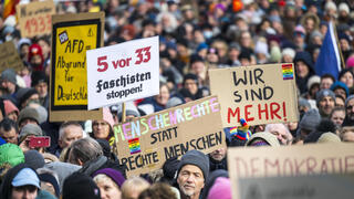גרמניה פרנקפורט הפגנת ענק נגד ימין קיצוני אלטרנטיבה לגרמניה AfD