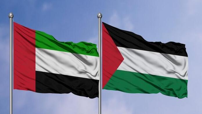 דגל הרשות הפלסטינית לצד דגל איחוד האמירויות