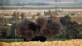 גל ההלם שנתפס בעדשת המצלמה בעת הירי הארטילרי שבוצע ברצועת עזה