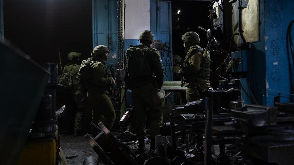 כוחות צה״ל, שב״כ ומג״ב עצרו 12 מבוקשים באיו"ש
