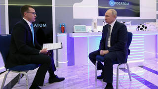 נשיא רוסיה ולדימיר פוטין ראיון לטלוויזיה הרוסית