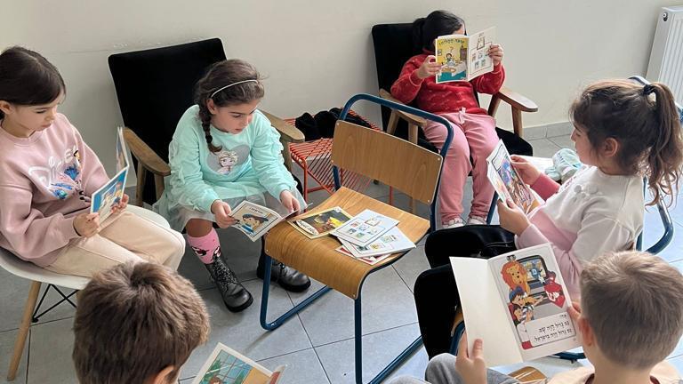 ילדים בבית הספר "אור אבנר" בגאורגיה