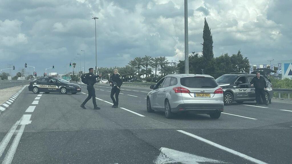   שוטרים בצומת ביל"ו