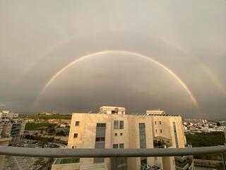 קשת בענן בראש העין - צולם על ידי רומי ברון שחוגגת היום בת מצווה