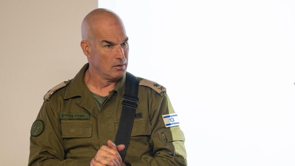 Генерал-майор Ури Гордин (Фото: пресс-служба ЦАХАЛа) ביקורו של מפקד פצ"ן אלוף אורי גורדין בבסיס חיל האוויר 'רמת דוד'