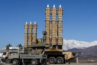 איראן חשפה מערכת הגנה אווירית חדשה נגד טילים בליסטיים
