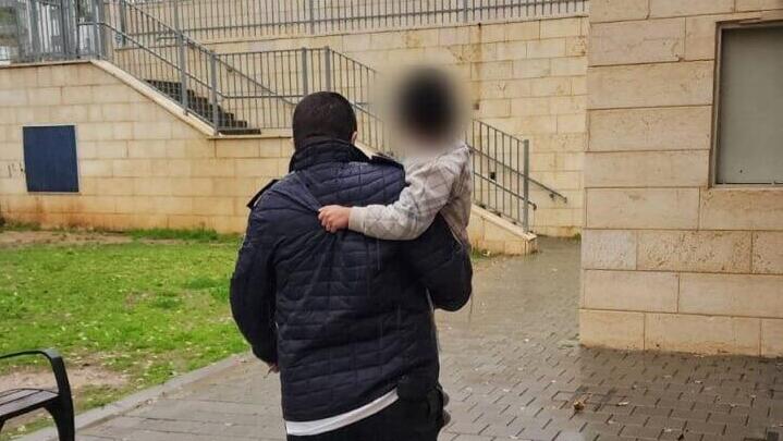 פעוט אותר משוטט בחריש