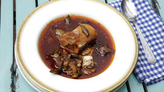 מרק פול וטלה, מסעדת הבסטה