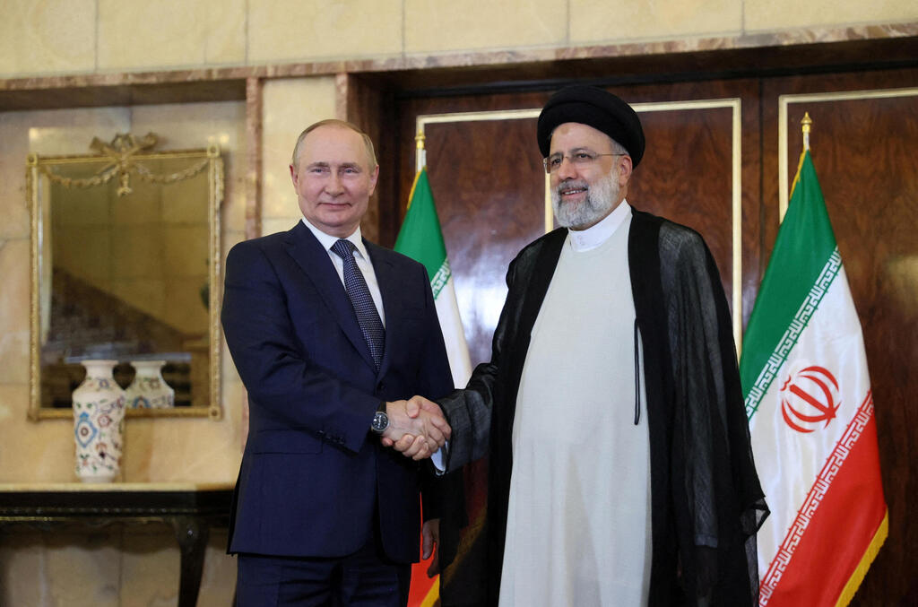 Russian President Vladimir Putin with his Iranian counterpart Ebrahim Raisi