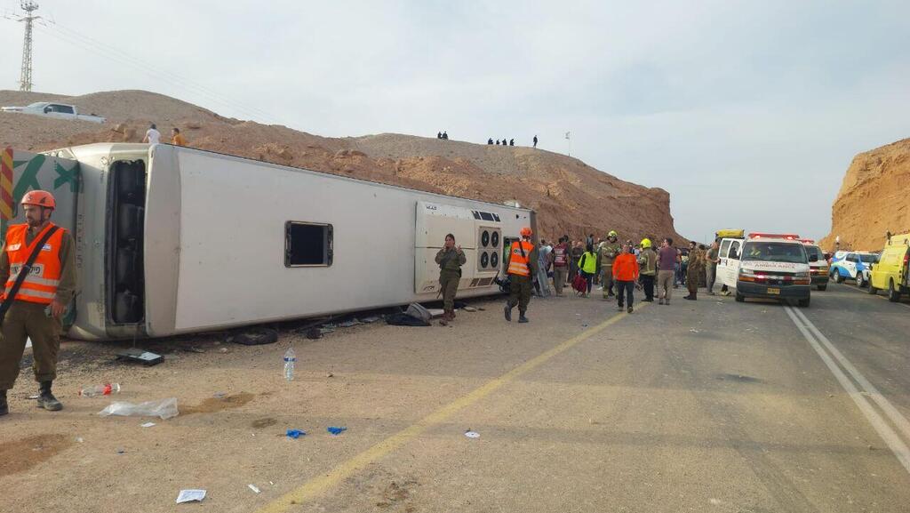 זירת תאונת האוטובוס  בכביש הערבה