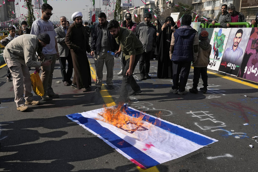 שריפת דגל ישראל באיראן