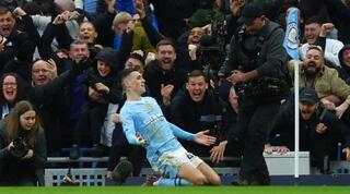 פיל פודן חוגג