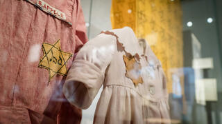 בגדים של יהודי הולנד בשואה