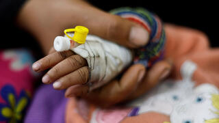 ילד ילדים שנטען כי סובלים מ תת-תזונה רעב בית חולים ב רפיח רצועת עזה