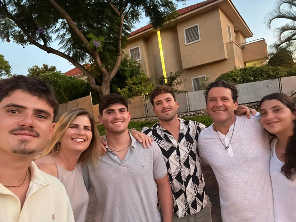 משפחת מסיקה בראש השנה, 3 שבועות לפני מתקפת הטרור