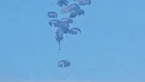 הרוגים מנפילת סיוע הומניטרי ללא מצנח