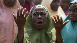 ניגריה ילדים ב בית הספר ב קוריגה ש נחטפו אישה מתפללת