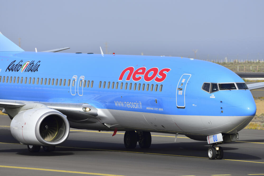 מטוס בואינג 737 שלחברת נאוס