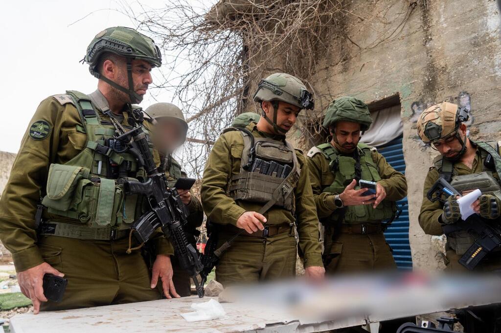  כוחות צה"ל בזירת החיסול של המחבל שביצע את הפיגוע בחברון