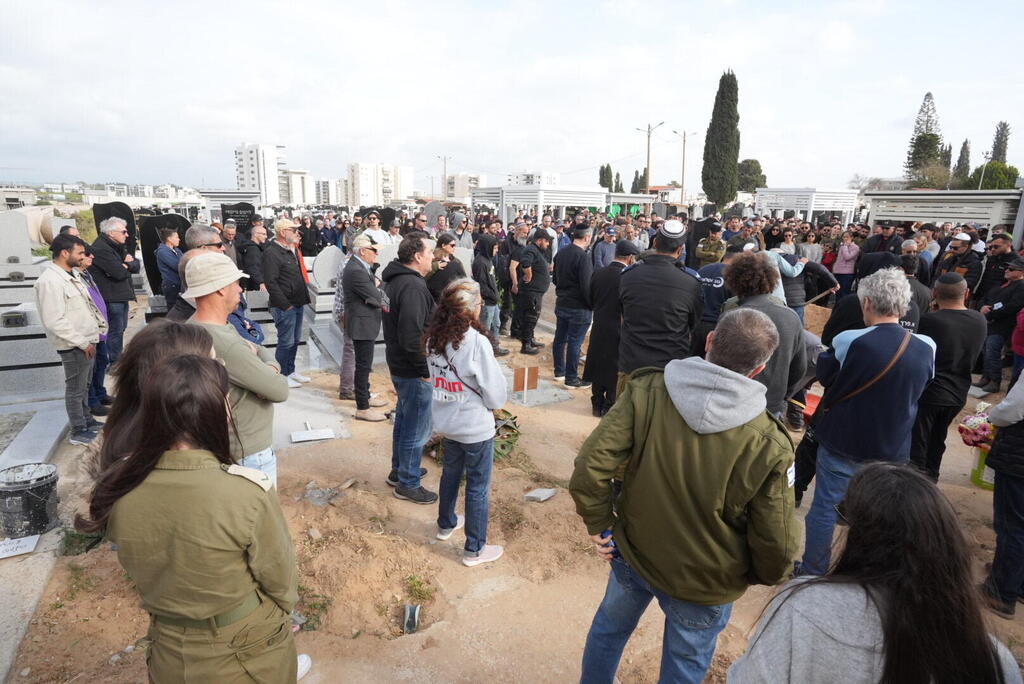 הלווייתו של אורי הדר ז"ל