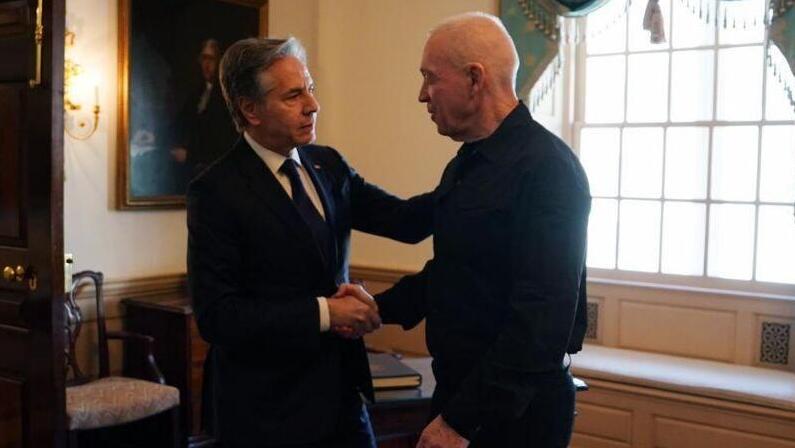 שר הביטחון יואב גלנט עם מזכיר המדינה של ארה"ב אנתוני בלינקן 