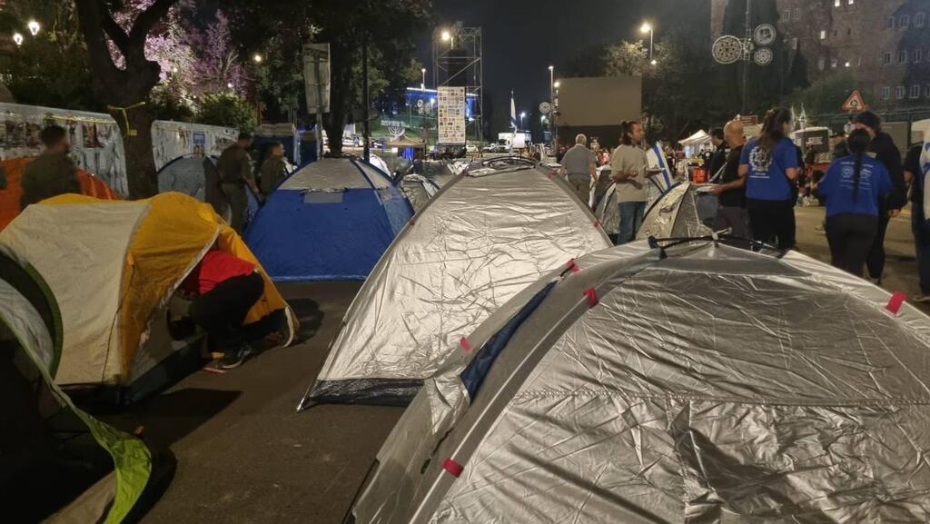 מאהל מחאה מול הכנסת