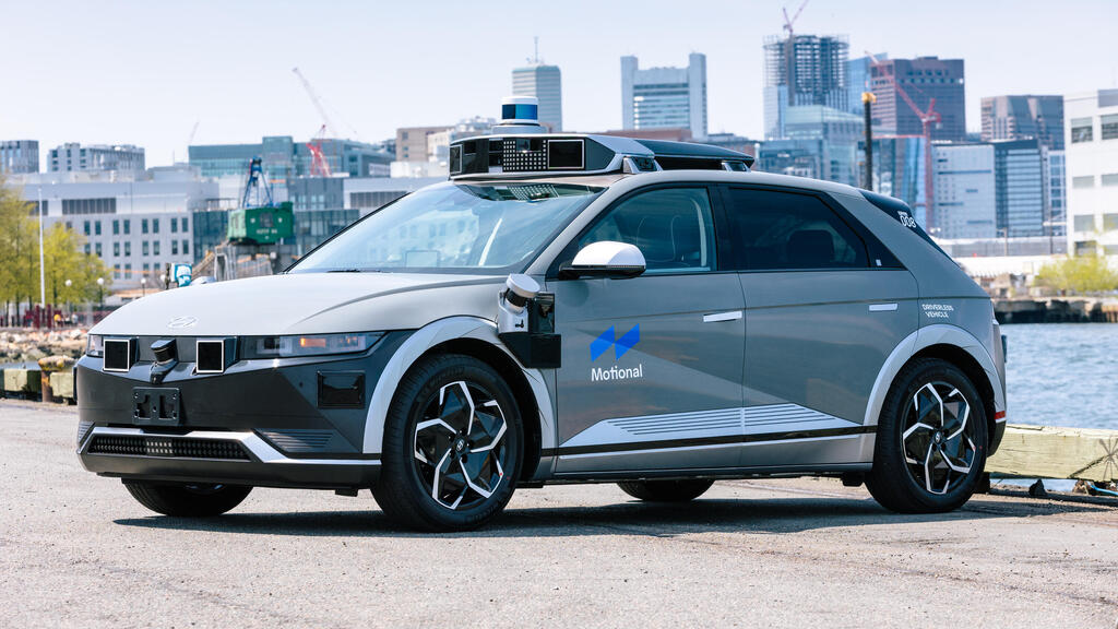  Hyundai Ioniq 5 is the first autonomous car to get a driver's license