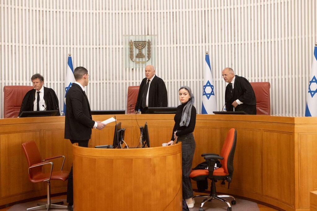  דיון בבית המשפט העליון בנושא עתירה הטוענת כי ישראל לא מספקת ואף מונעת אספקת סיוע הומניטרי לאזרחי עזה