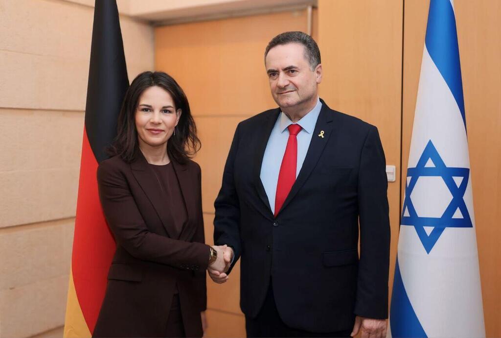 דיוויד קמרון, ישראל כ"ץ ואנאלנה ברבוק