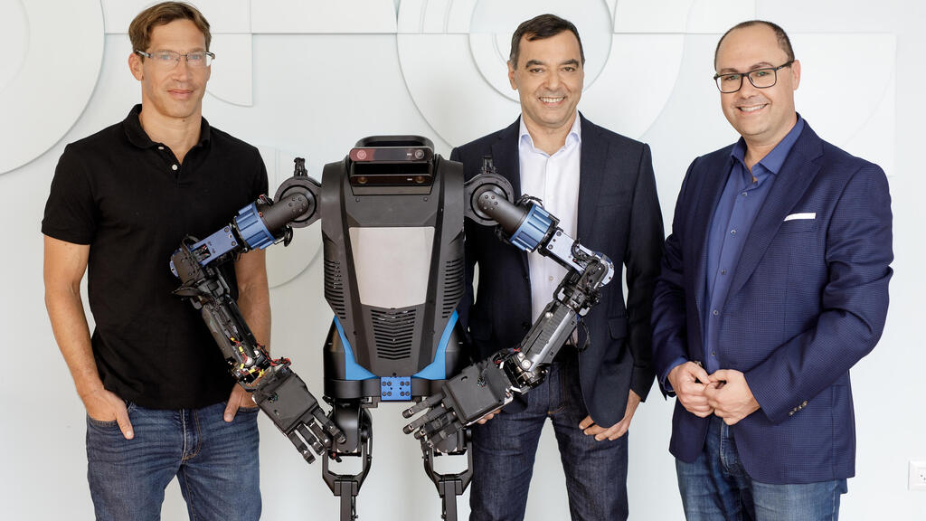 מימין: פרופ' שי שלו שוורץ, פרופ' אמנון שעשוע ופרופ' ליאור וולף מייסדי מנטי רובוטיקס